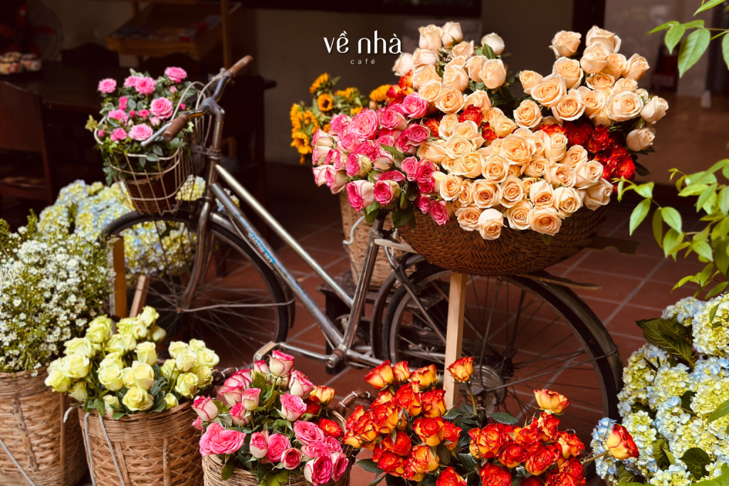 Cafe Quận 7 - Góc Buffet Hoa 39K siêu rực rỡ